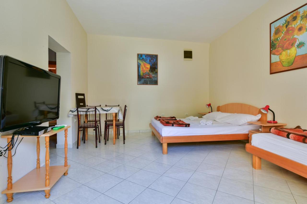 Apartments Srzentic Petrovac Exterior foto