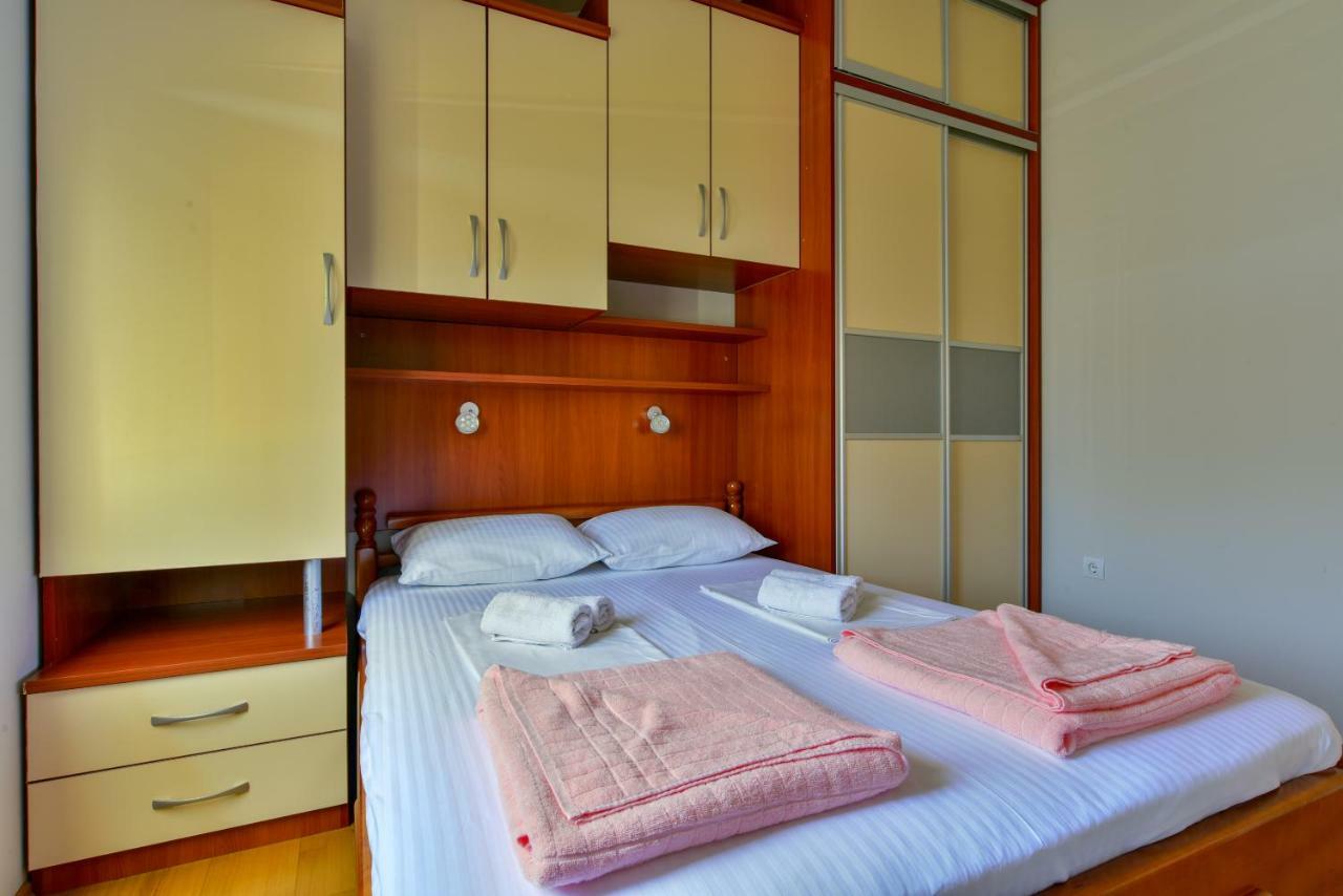 Apartments Srzentic Petrovac Exterior foto