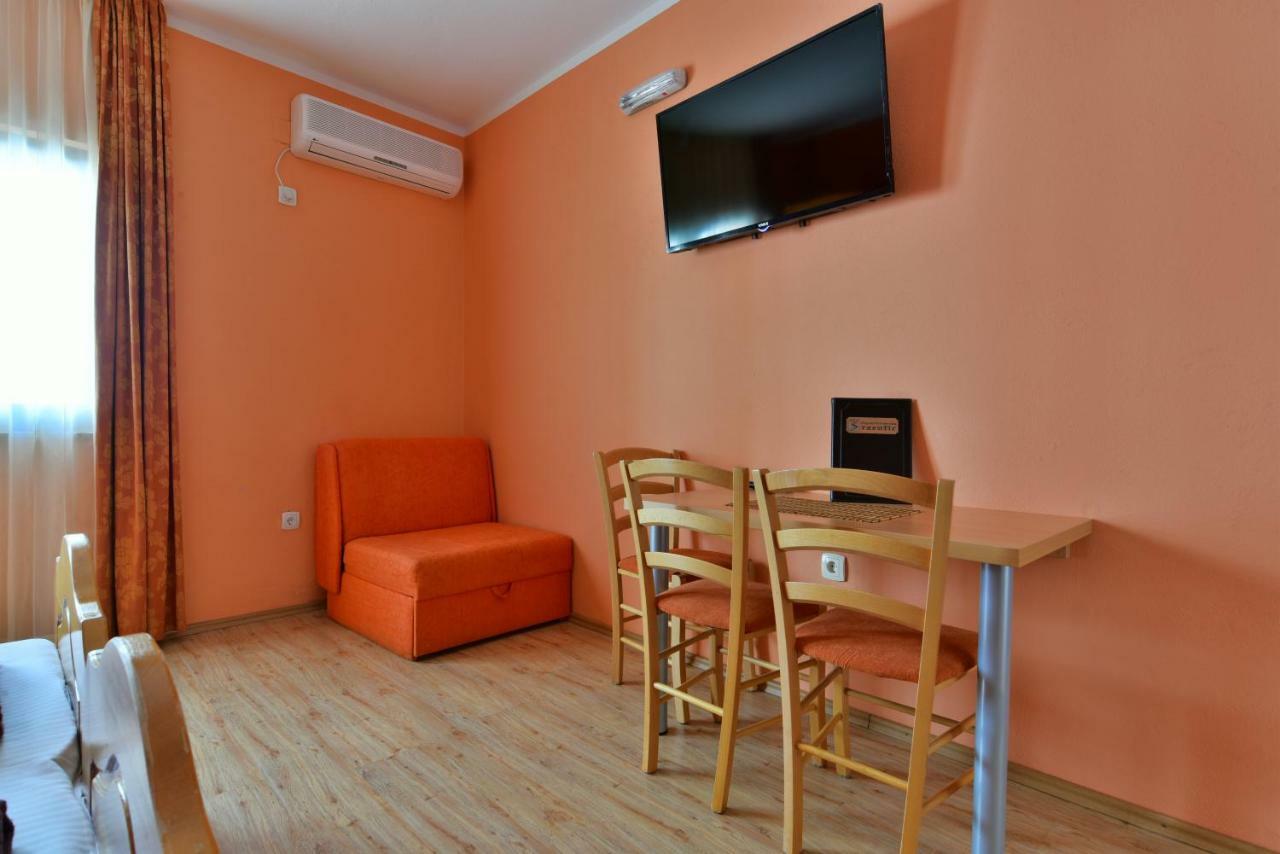 Apartments Srzentic Petrovac Exterior foto